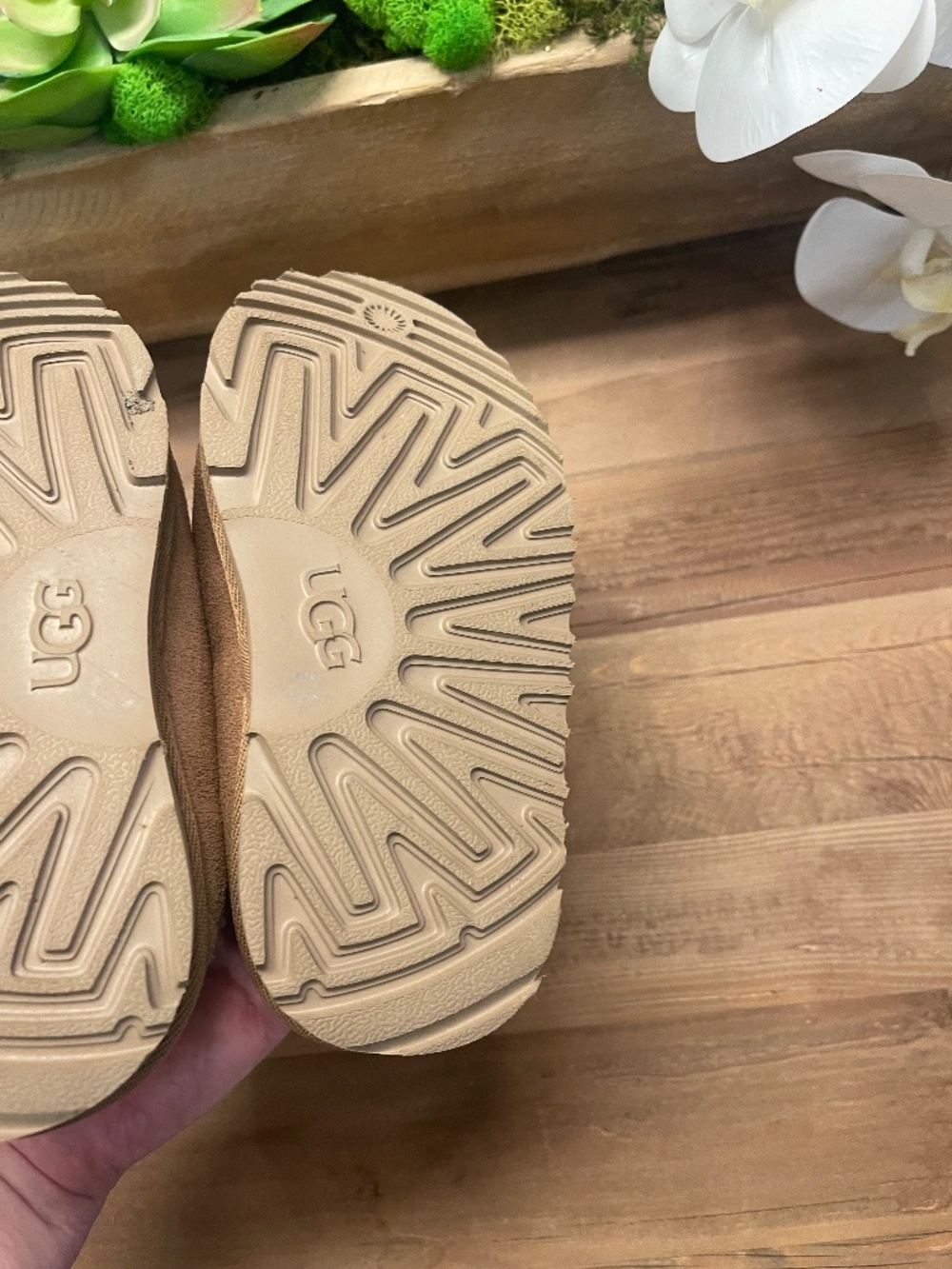 UGG Tasman II Slippers Toddler Size 10 Shoes Chestnut Suede Slip On Minimalist - Picture 3 of 4